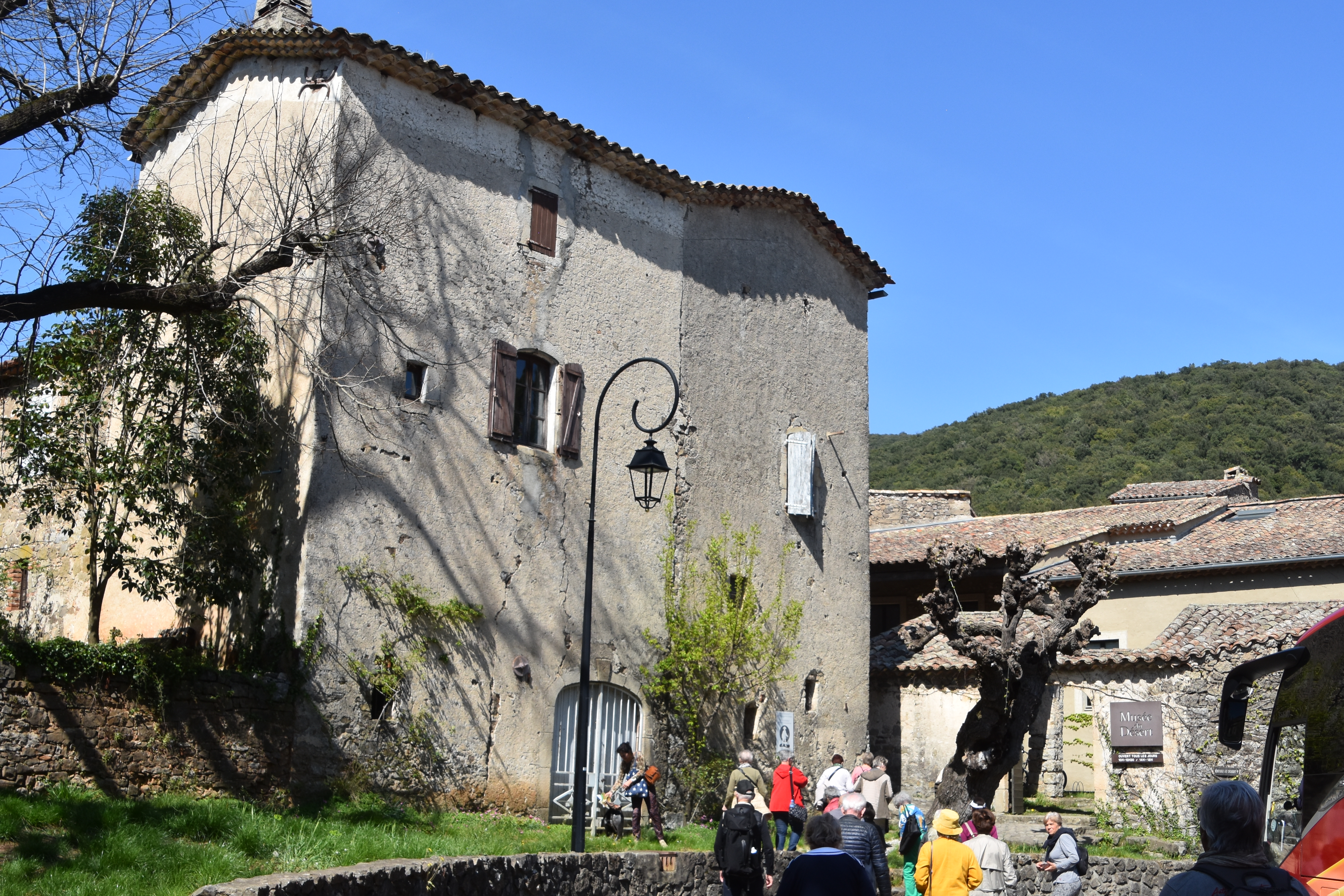 ÉPHÉMÉRIDES DU 15 AVRIL